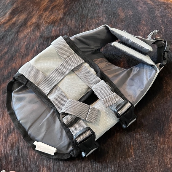 Shark Fin Dog Life Jacket - Picture 8 of 8